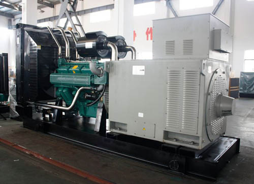 积石山如何通过调整原动机转速来解决频率过高的问题?