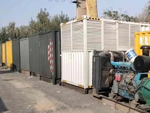 积石山200KW柴油发电机机组每小时油耗是多少？